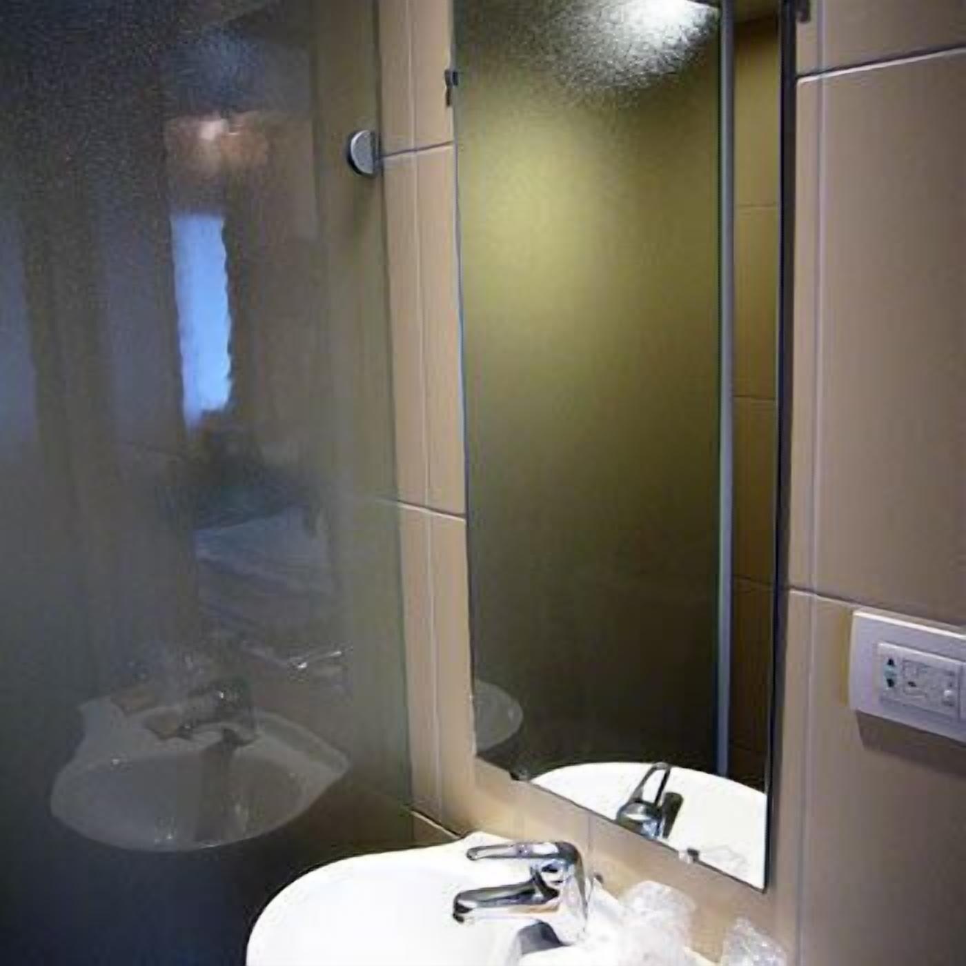 The Originals Access Hotel Bordeaux Aeroport Мериньяк Экстерьер фото